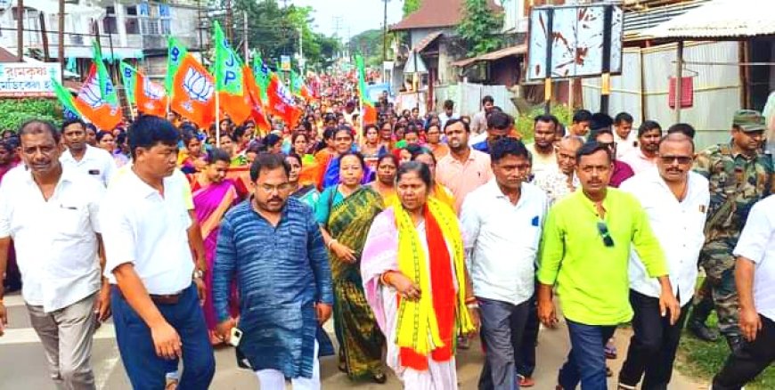 JP- নাড্ডার রাজ্য সফর এবং সমাবেশকে ঘিরে মোহনপুরে পদযাত্রায় পা মেলালেন প্রতিমা ভৌমিক