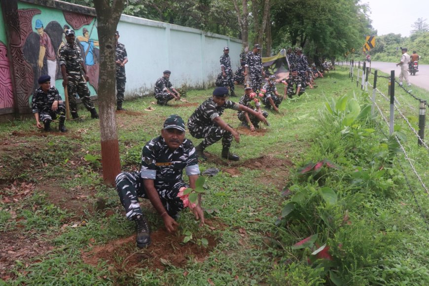 CRPF ও বনদপ্তরের যৌথ উদ্যোগে মোহনপুরে বৃক্ষ রোপণ