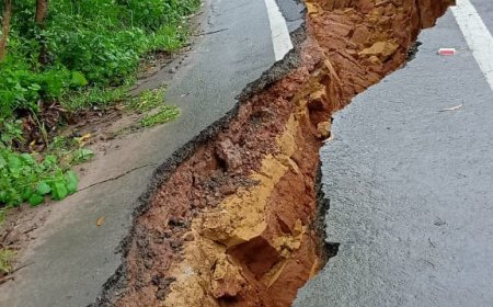 জাতীয় সড়ক নির্মাণের কিছুদিনের মধ্যেই মনু বাজারে বিশাল ভাঙ্গন