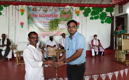 বৃক্ষরোপণকে জন আন্দোলনের রূপ দেওয়ার উদ্যোগ,কাঠিয়া বাবা মিশন স্কুলে বনমহোৎসব পালিত