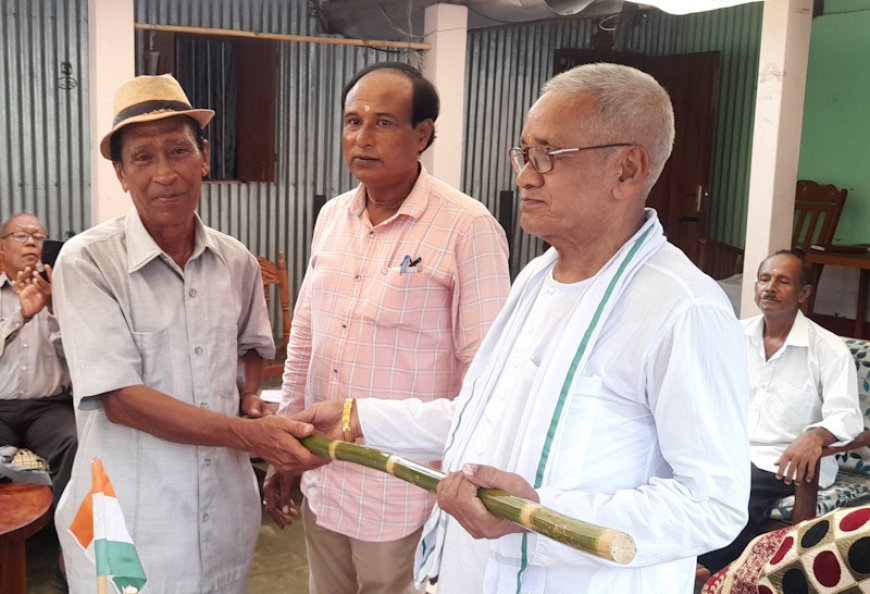 বেড়ীমুড়ার নিজ বাড়িতে অবসরপ্রাপ্ত আরক্ষা কর্মী আয়োজন করলেন প্রকক্তন সতীর্থদের সম্মান প্রদানের