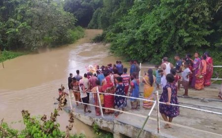 প্রাক্তনের তহবিল থেকে নির্মিত বিসর্জনের ঘাট, জীবন ঝুঁকি কমালো মানুষের