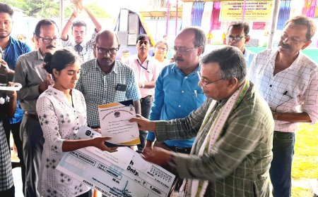 মোহনপুর স্কুলে কৃতি সংবর্ধনায় ছেলেমেয়েদের মানুষ হিসেবে গড়ে তোলার আহ্বান মন্ত্রীর