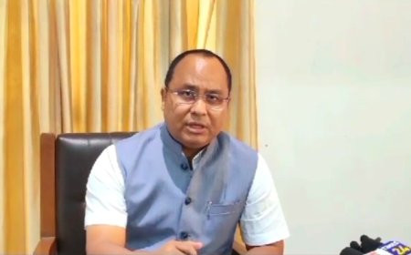 প্যান ও আধার লিঙ্ক বাবদ হাজার টাকা আদায়ে প্রতিবাদ বিরোধী দলনেতার