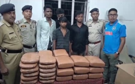 রানী কমলাবতী এক্সপ্রেসে তল্লাশি চালিয়ে ৫৩ কিলো গাঁজা সমেত ৪ অভিযুক্ত গ্রেফতার