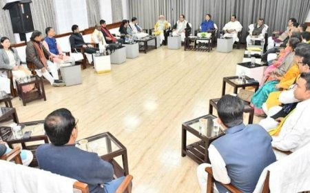 বিধানসভার শীতকালীন অধিবেশনকে কেন্দ্র করে পরিষদীয় দলের বৈঠক