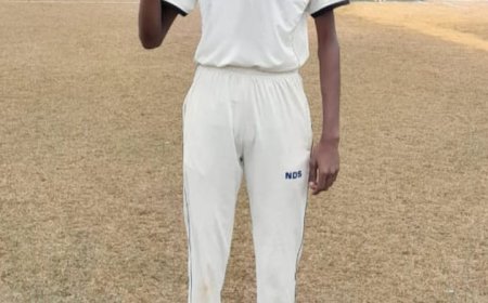 কৌশিকের বলের দাপটে ৯ উইকেট প্যাভিলিয়নে,সেমিফাইনালে বেড়ীমুড়া ক্রিকেট কোচিং সেন্টার