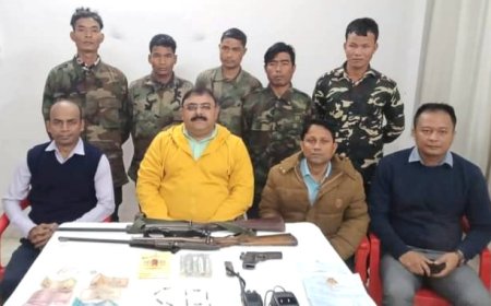 পুলিশ ও BSF-র কাছে আত্মসমর্পণ ৮ সন্ত্রাসবাদী