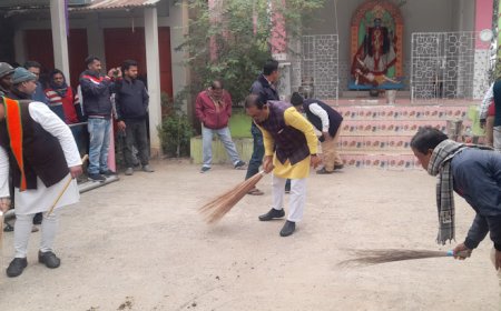 স্বচ্ছ ভারত অভিযানে বামুটিয়ায় BJP-র রাজ্য সভাপতি ও মোহনপুরে রতন লাল নাথ অংশ নিলেন