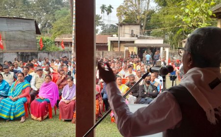 বামুটিয়ায় CPI(M)-র প্রতিবাদ সভায় কর্মীদের ঘর থেকে বেরিয়ে আসার আহ্বান মানিক সরকারের