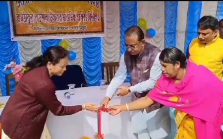 রামঠাকুর স্কুলে বার্ষিক ক্রীড়া প্রতিযোগিতার সূচনা করেন রাজীব ভট্টাচার্য