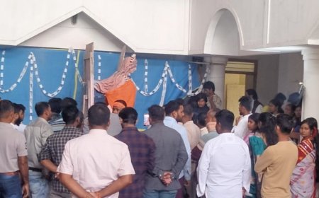 প্রতিবাদের মুখে আর্ট কলেজের আপত্তিকর সরস্বতী বিসর্জন, ঘট পূজায় সম্পন্ন আরাধনা