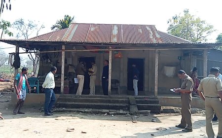 বামুটিয়ার কালীচরণ টিলার নিজ ঘর থেকে স্বামী স্ত্রীর ঝুলন্ত দেহ উদ্ধার