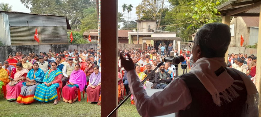 বামুটিয়ায় CPI(M)-র প্রতিবাদ সভায় কর্মীদের ঘর থেকে বেরিয়ে আসার আহ্বান মানিক সরকারের