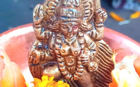 বহু পুরনো পিতলের কালী প্রতিমা বেরিয়ে এলো পানীয় জলের কল থেকে