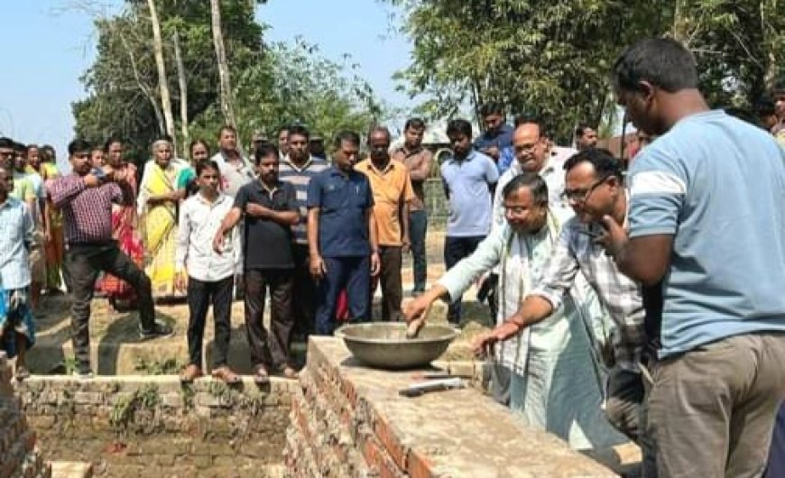 মোহনপুর পুর পরিষদ এলাকার ১২ টি ওয়ার্ডে এক যুগে মন্ত্রীর হাত ধরে উন্নয়নমূলক কাজের সূচনা