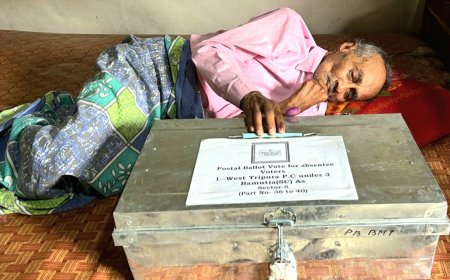 মোহনপুরে হোম ভোটিং, বিছানায় শয্যাশায়ীরাও দিলেন ভোট