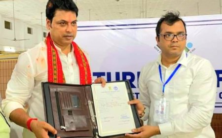 ৬,১১,৫৭৮ ভোটের ব্যবধানে জয়ী বিপ্লব, মুখ্যমন্ত্রীকে সাথে নিয়ে মিছিল