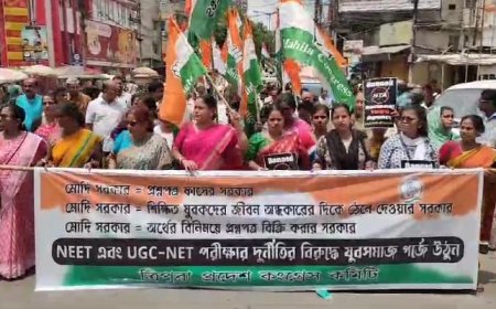 নিট,নেট পরীক্ষার প্রশ্নপত্র দুর্নীতির অভিযোগে রাস্তায় নেমে প্রতিবাদ কংগ্রেসের