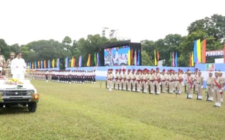 রাজ্যে যথাযোগ্য মর্যাদায় পালিত স্বাধীনতা দিবস, নেশা ও নাবালিকা বিয়ে রোধের আহ্বান রাজ্যপালের
