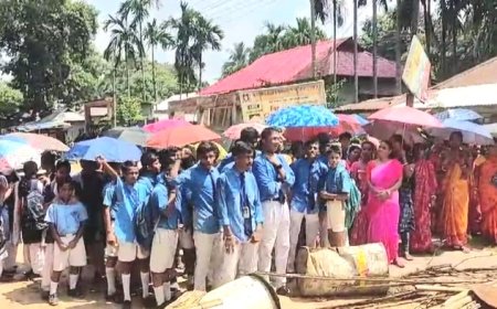 বিদ্যাজ্যোতি নয়, TBSC-র দাবিতে ঈশানপুরে পথ অবরোধ শিক্ষার্থী ও অভিভাবকদের