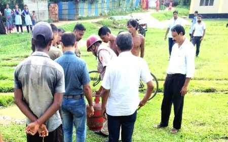 বিদ্যালয়ে গ্যাস সিলিন্ডারে অগ্নি সংযোগ, নেই আগুন নেভানোর পরিকাঠাম