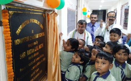 মোহনপুরে স্কুলের পাকা বাড়ি, মার্কেট স্টল এবং স্বচ্ছতাই সেবা কর্মসূচির সূচনা