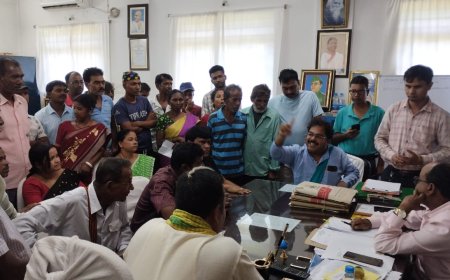 মাটি বাঁচাতে আন্দোলনমুখী গ্রামবাসী, মহকুমা শাসকের নিকট জানানো হলো দাবী