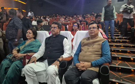 আগরতলায় মাল্টিপ্লেক্সে "সবরমতি রিপোর্ট" দেখলেন মুখ্যমন্ত্রী