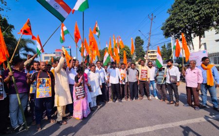 বাংলাদেশে সংখ্যালঘুদের আক্রমণ, প্রতিবাদে আগরতলায় মিছিল, কাঠগড়ায় ডঃ ইউনুস