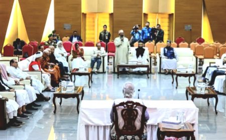 ধর্মীয় গুরুদের সাথে বৈঠক করে ছবি বদলাতে চাইলেন ইউনূস