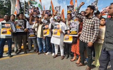 ৭১-র ঐতিহাসিক ছবি আর্মি হেডকোয়ার্টার থেকে গায়েব,বিক্ষোভ যুব কংগ্রেসের