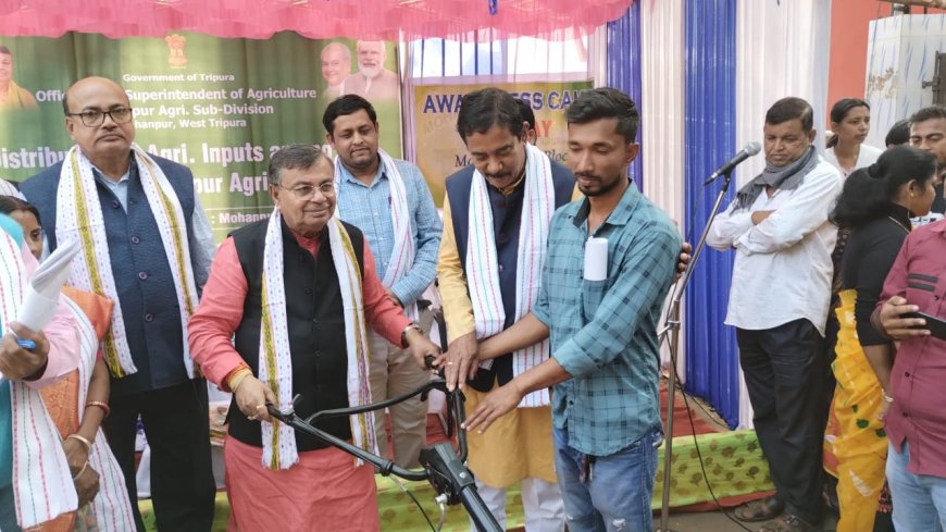 ১ ইঞ্চি জমি ফেলে রাখা যাবে না, কৃষি সামগ্রী প্রদান কর্মসূচিতে আহ্বান মন্ত্রীর