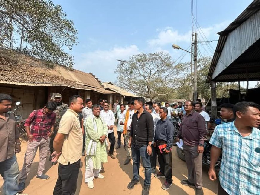 বাজারের নিরবিচ্ছিন্ন বিদ্যুৎ সংযোগ রাখতে বসবে সোলার প্রজেক্ট, জমি পরিদর্শন করলেন মন্ত্রী