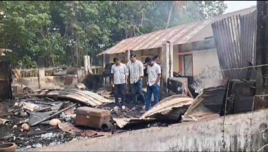 গভীর রাতে বিস্ফোরণ, গুদাম ঘরে আগুন, ঘটনা এয়ারপোর্ট থানার অন্তর্গত কল্যাণ সেন পাড়ায়