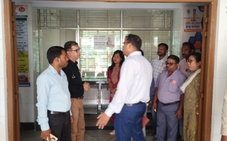 বামুটিয়ায় ঝড়ে ক্ষতিগ্রস্ত এলাকা ও হাসপাতাল পরিদর্শন করেন জেলাশাসক
