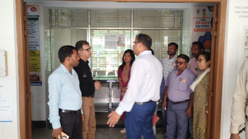 বামুটিয়ায় ঝড়ে ক্ষতিগ্রস্ত এলাকা ও হাসপাতাল পরিদর্শন করেন জেলাশাসক