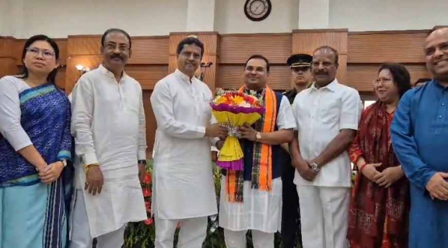 দ্যা ফ্যাক্ট :- ত্রিপুরার মন্ত্রিসভার নতুন সদস্য হিসেবে শপথ গ্রহণ করলেন কিশোর বর্মন। বৃহস্পতিবার রাজভবনের