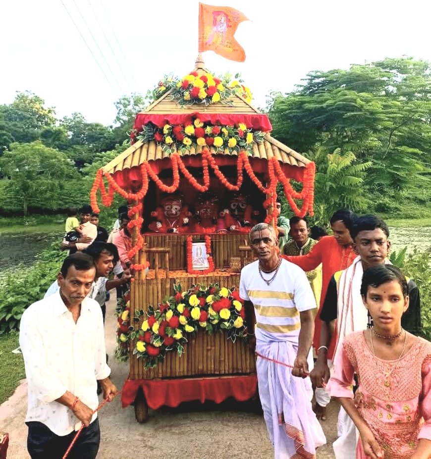 নিরাপদ রথযাত্রা উপহার দিতে বাঁশ দিয়ে তৈরি হল রথ, ব্যতিক্রম এই উদ্যোগ কাতলামারায়