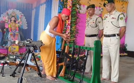 RK নগরে TSR 2ND ব্যাটেলিয়ানে বিশ্বকর্মার পাশাপাশি অনুষ্ঠিত হলো অস্ত্র পূজা