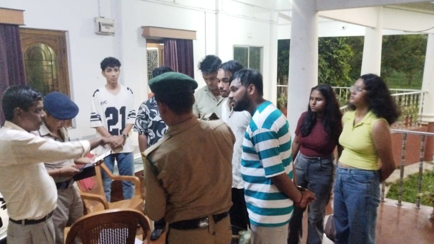 বন্ধু বান্ধবীরা শ্যামলী গেস্ট হাউসে ফুর্তি করতে এসে উদ্ধার যুবকের মৃতদেহ