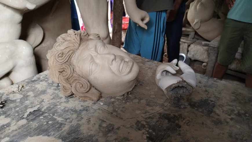 নির্মীয়মান প্রতিমা ভাঙচুরের ঘটনায় ২৪ ঘন্টা অতিক্রান্ত, অধরা অভিযুক্তরা