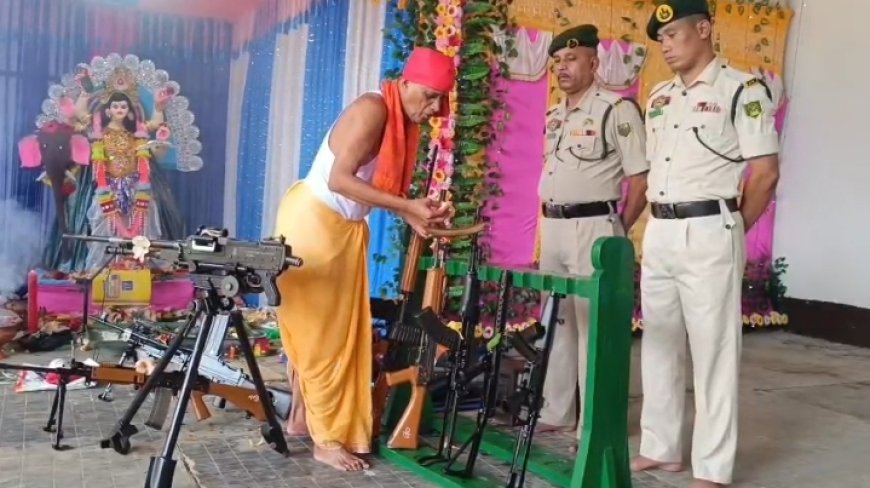 RK নগরে TSR 2ND ব্যাটেলিয়ানে বিশ্বকর্মার পাশাপাশি অনুষ্ঠিত হলো অস্ত্র পূজা
