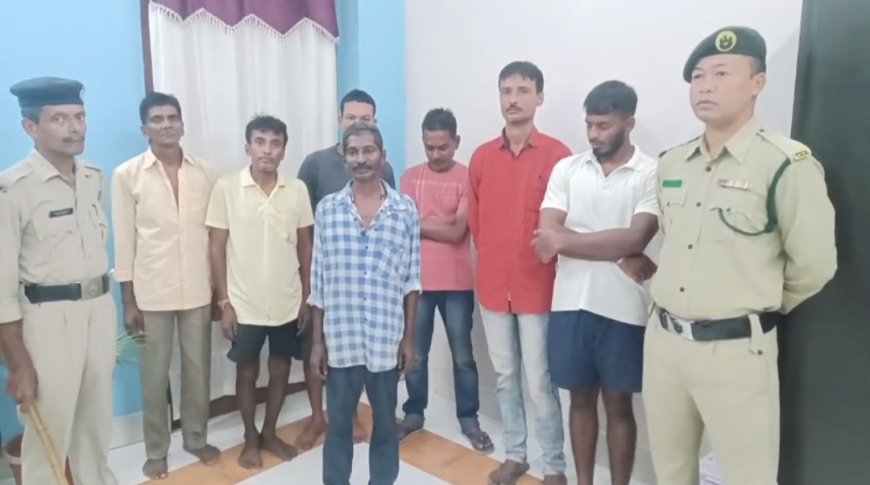 আগরতলায় অবৈধ শব্দবাজি ও বিলিতি মদ বাজেয়াপ্ত করল পুলিশ