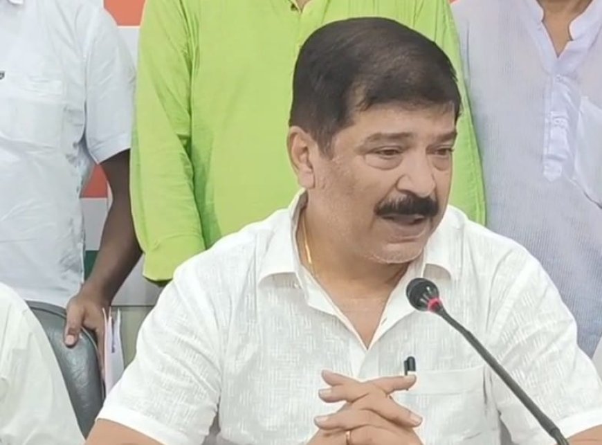 নির্বাচন কমিশনের নাম উচ্চারণ করতে ঘৃণা হয়, এভাবেই কমিশনকে কটাক্ষ করল বিধায়ক সুদীপ রায় বর্মন