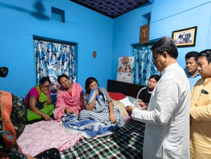 খুমুলুঙে আক্রান্ত দলীয় কর্মীর পাশে দাঁড়ালেন মুখ্যমন্ত্রী