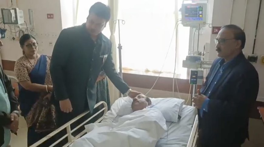 রাজিব ভট্টাচার্যের অবস্থা স্থিতিশীল, হাসপাতালে স্বাস্থ্যের খোঁজ নিলেন দলীয় নেতৃত্ব