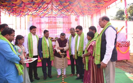 স্বামী বিবেকানন্দ মহাবিদ্যালয়ে নবীনবরণের সূচনা করলেন মন্ত্রী রতন লাল নাথ