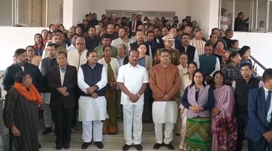 বিধানসভা ভবনে অন্তিম শ্রদ্ধা জানিয়ে বিদায় জানানো হলো বিশ্ব বন্ধুকে