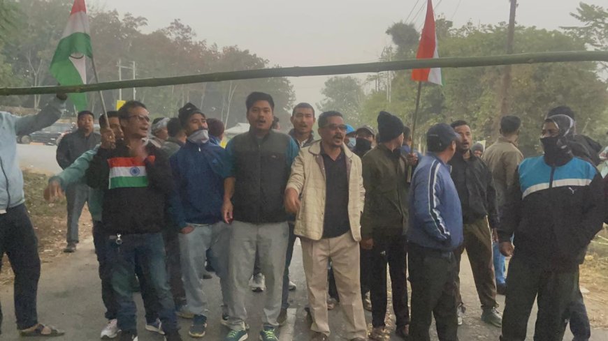 বুধজংনগরে বাংলাদেশেল গ্যাস পরিবহনকারী গাড়ি আটকে দিল জনতা